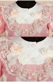 Блуза розовая пышная с декором из кружева и роз